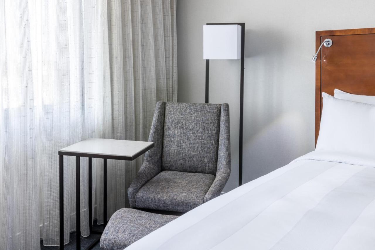 Richmond Marriott Hotel Екстериор снимка