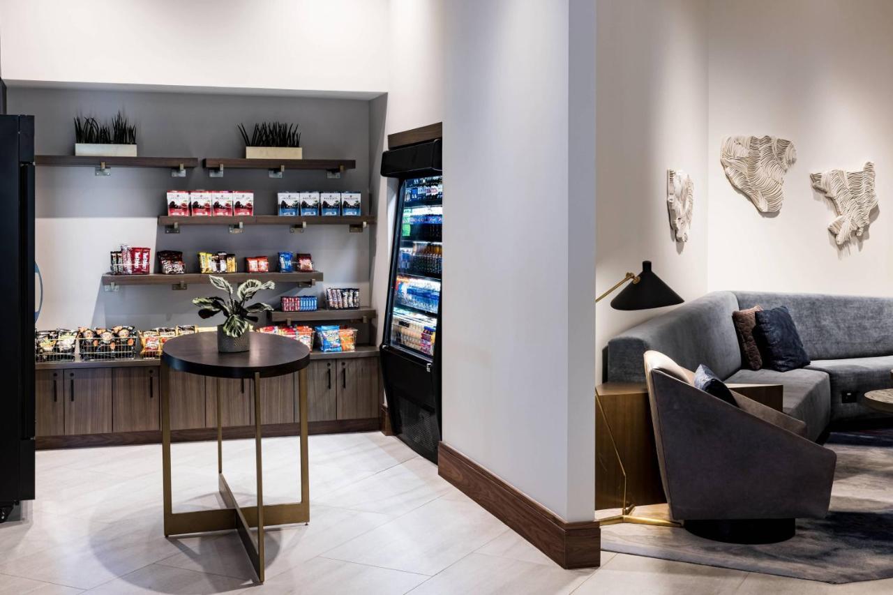 Richmond Marriott Hotel Екстериор снимка