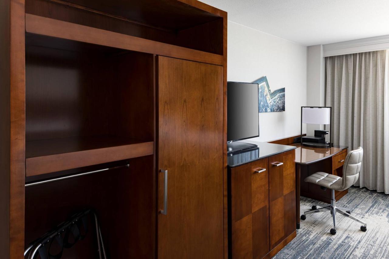 Richmond Marriott Hotel Екстериор снимка