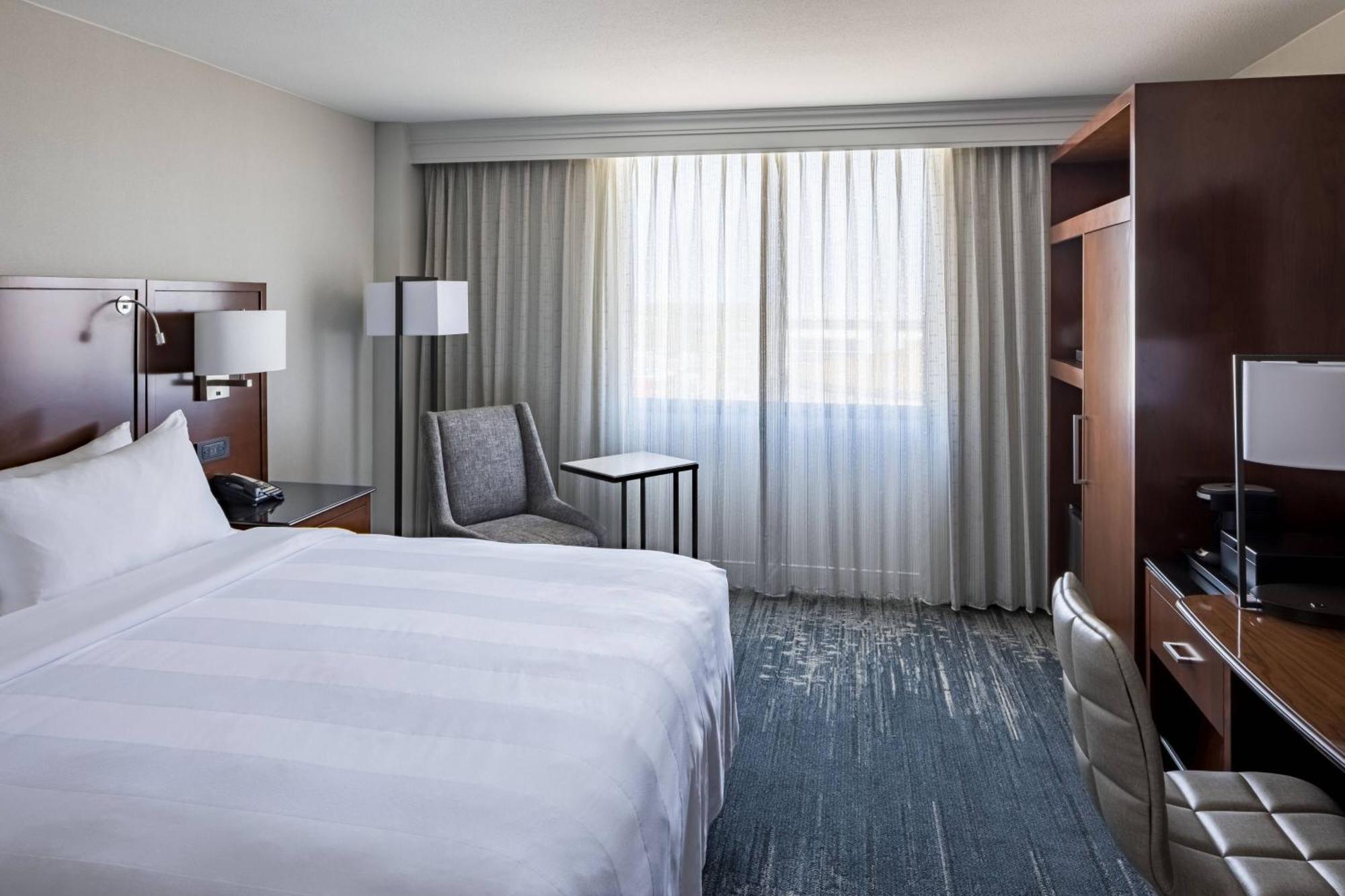 Richmond Marriott Hotel Екстериор снимка