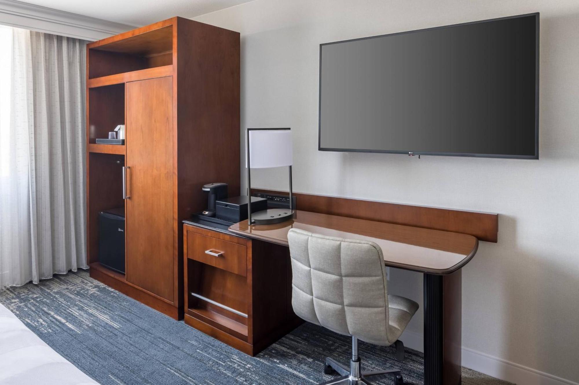 Richmond Marriott Hotel Екстериор снимка