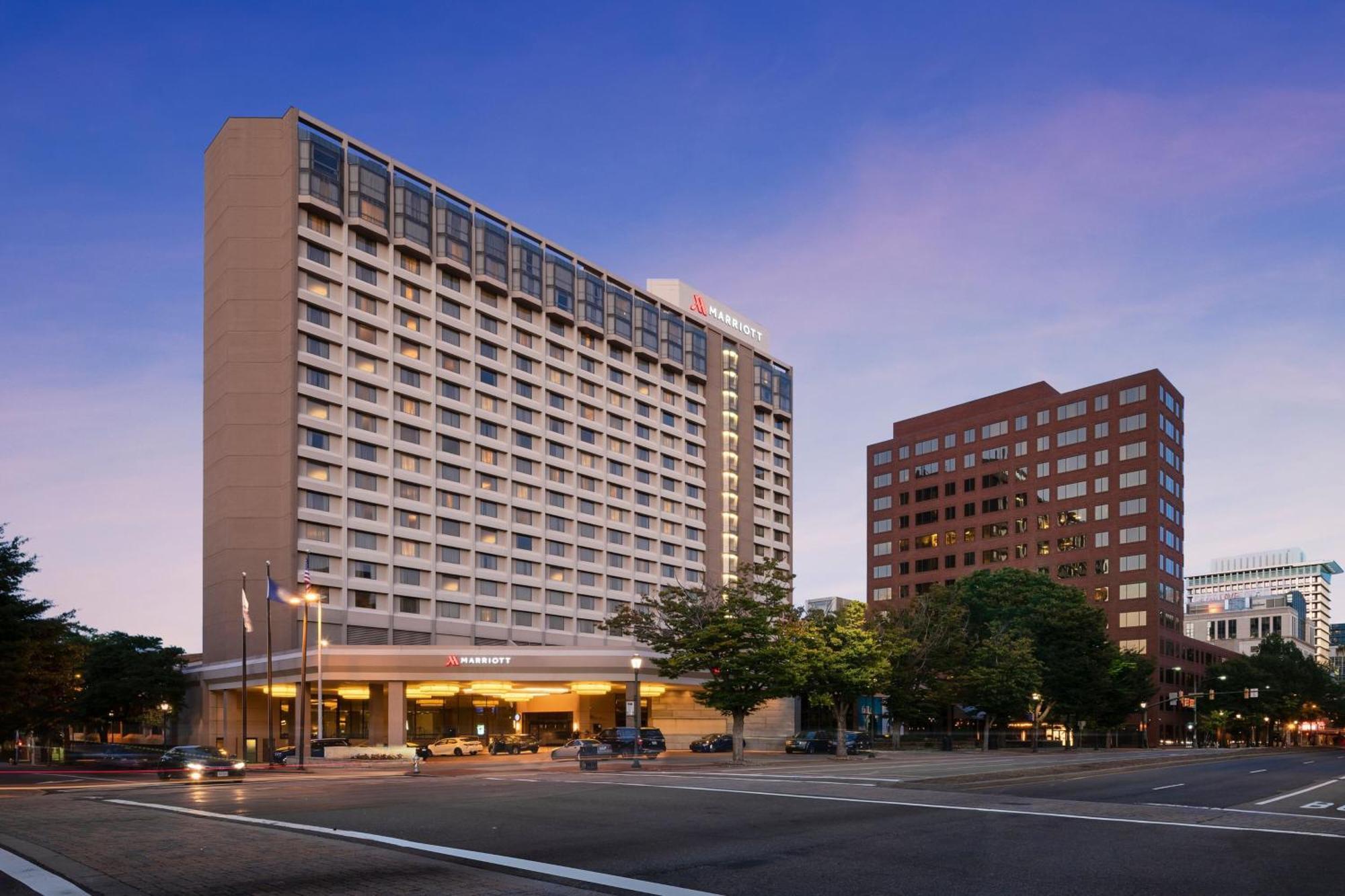 Richmond Marriott Hotel Екстериор снимка