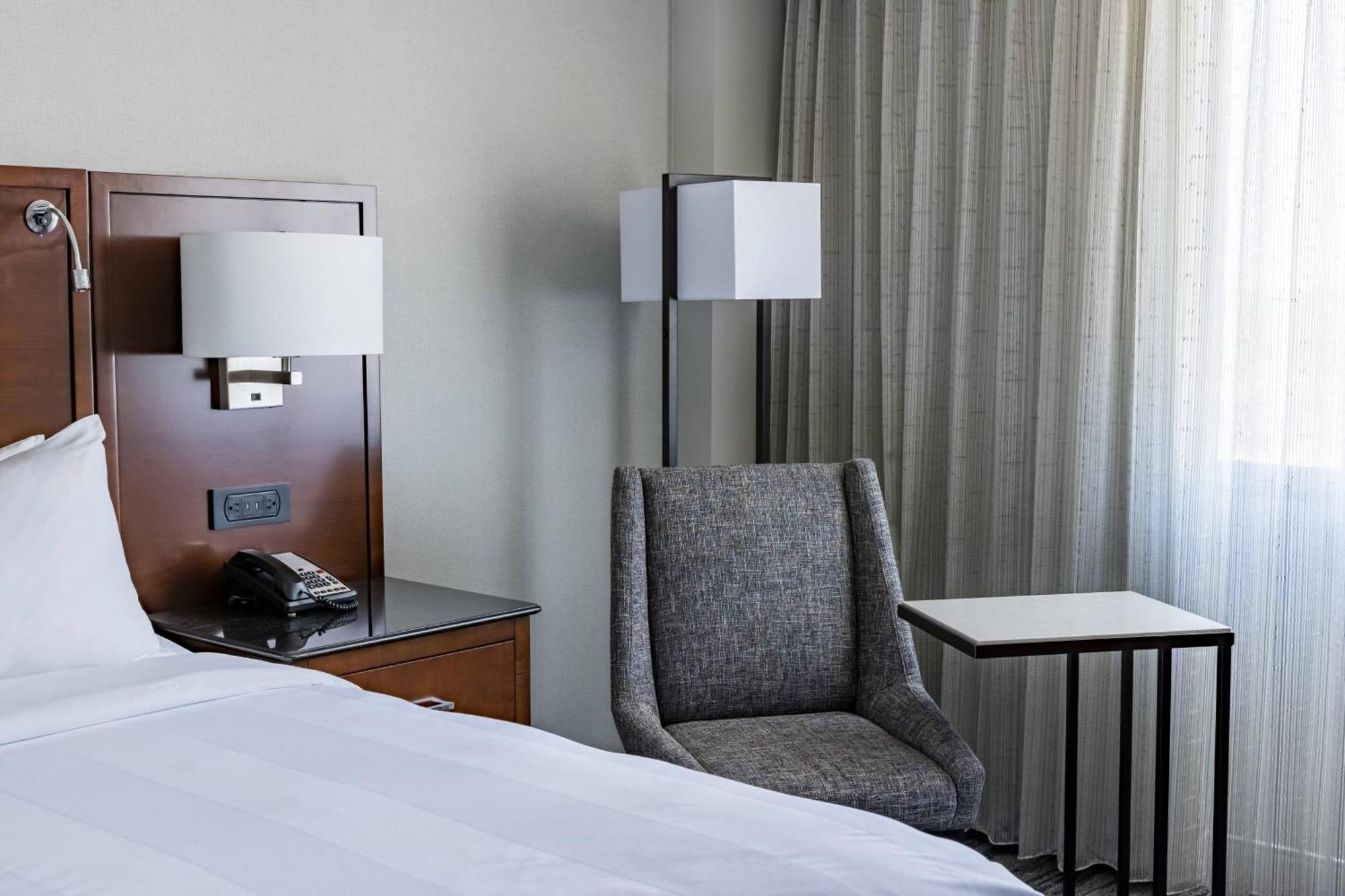 Richmond Marriott Hotel Екстериор снимка