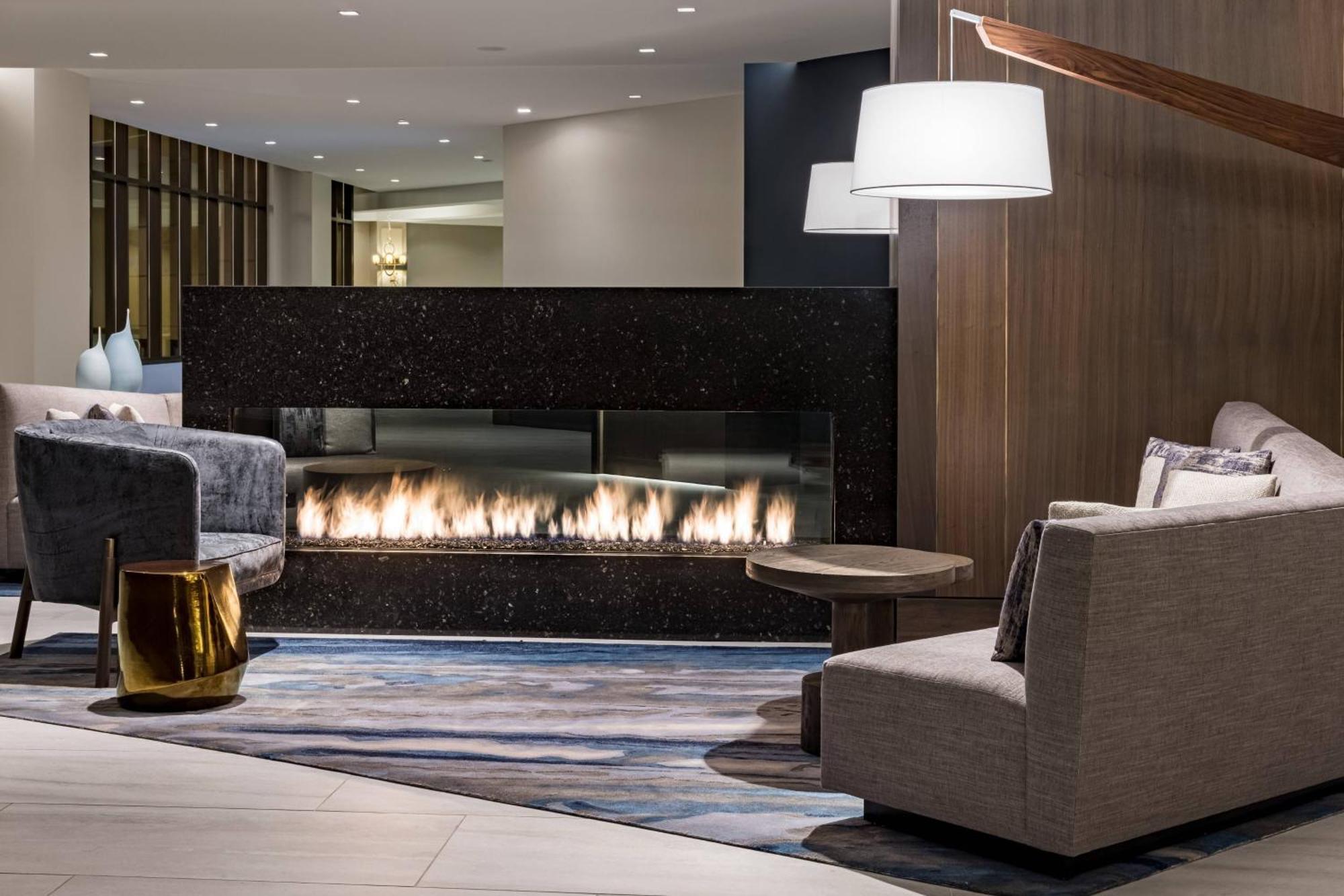 Richmond Marriott Hotel Екстериор снимка